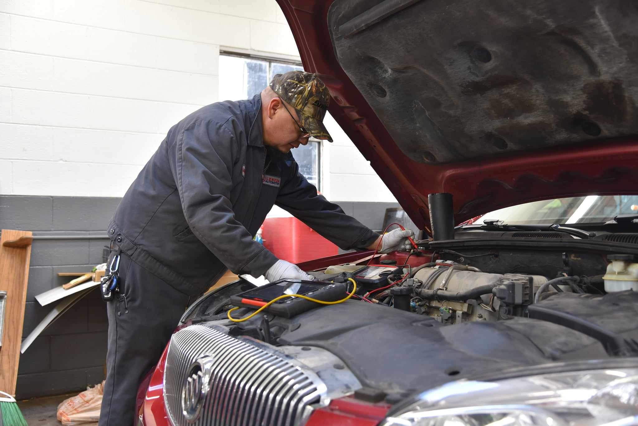Auto Mechanic in Lenexa, Kansas Auto Mechanic in Lenexa, Kansas