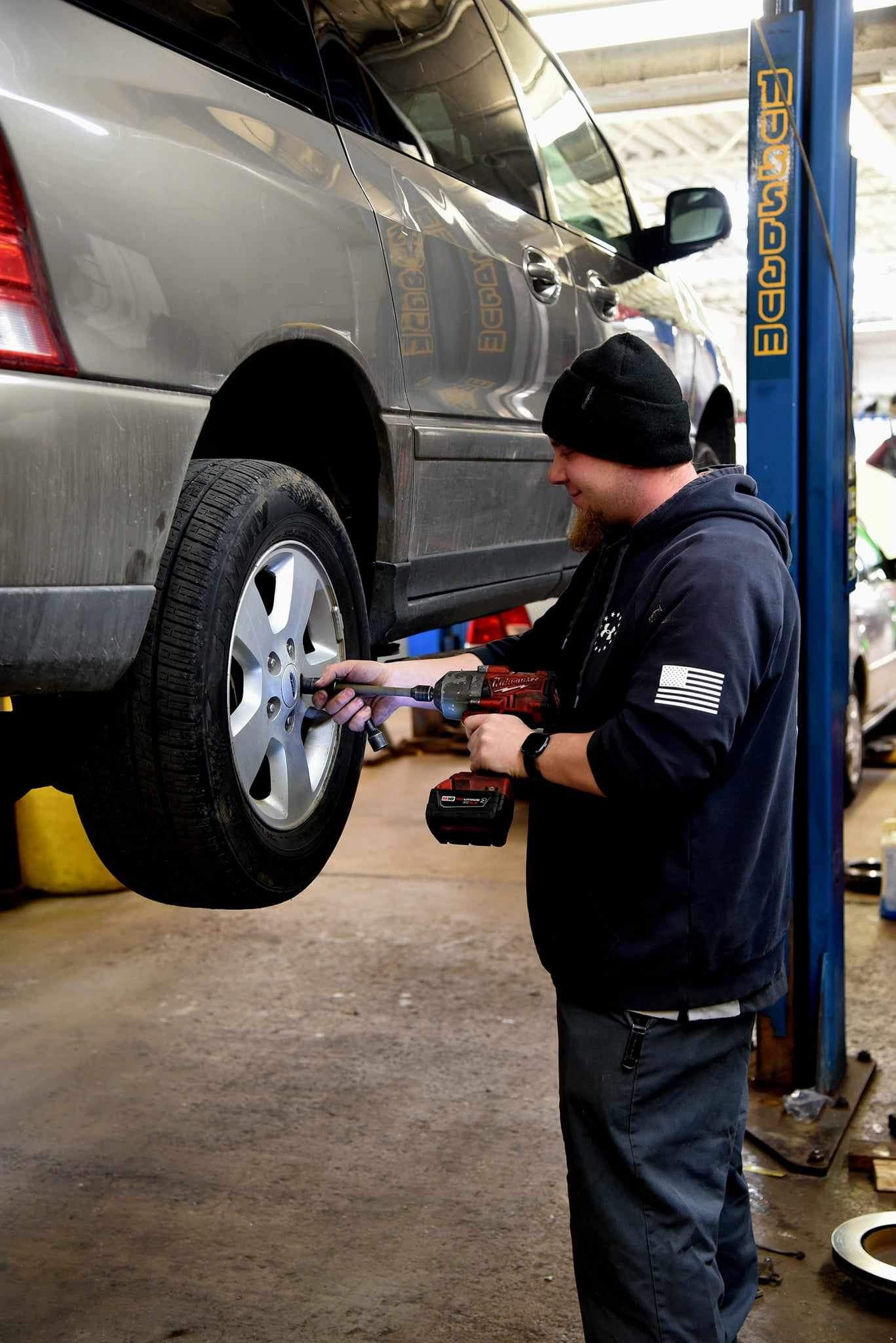 Full-Service Auto Mechanic near Overland Park, Kansas Full-Service Auto Mechanic near Overland Park, Kansas
